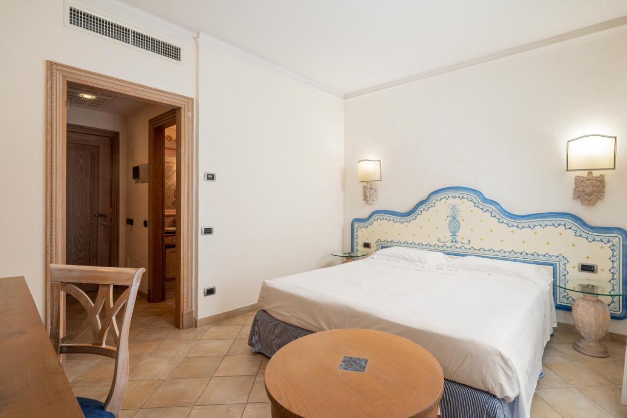 Petra Bianca Hotel Porto Cervo Kültér fotó